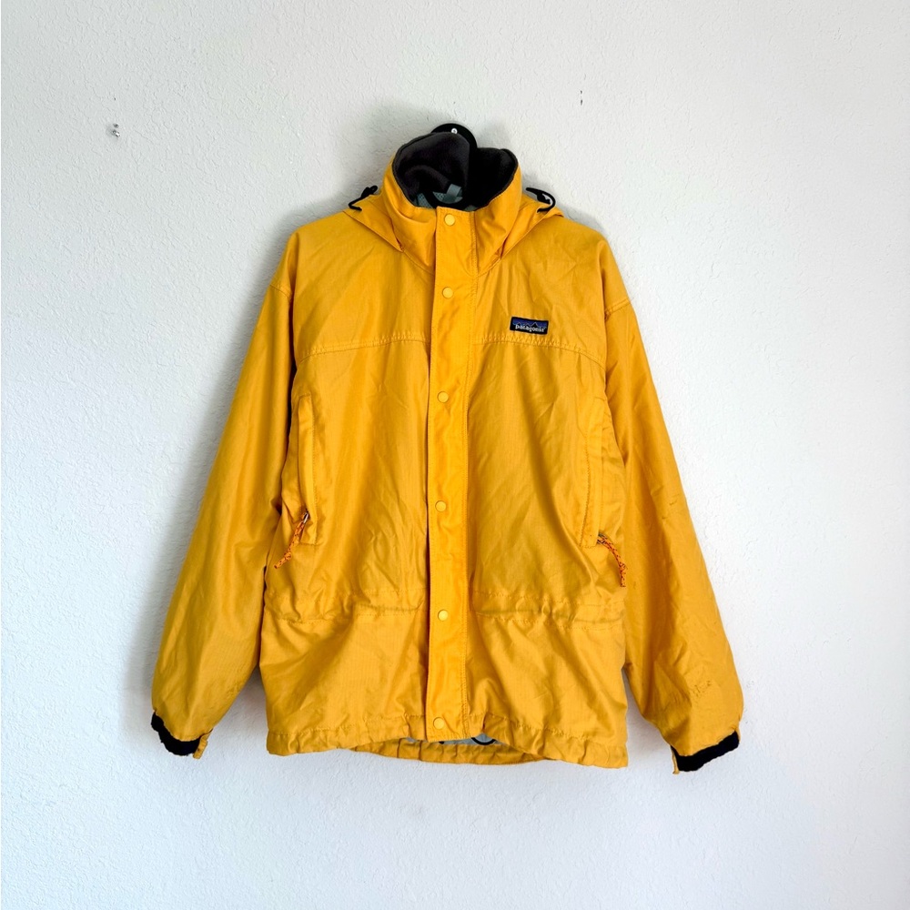 Vintage Patagonia windbreaker / men’s XS rain coat jacket / retro 90s yellow
